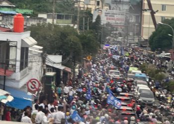 Padat Merayap, Masyarakat Ambon Jemput Kepulangan MI-BMW