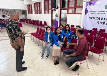 Praktikum Mahasiswa Teologi IAKN Ambon Turun Langsung ke Jemaat Gereja di Tual