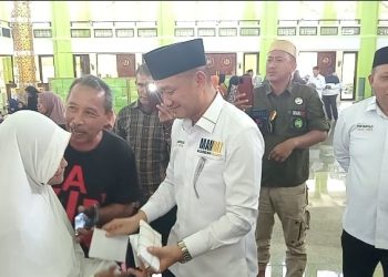 Santuni Anak Yatim dan Janda Hingga Sholawat Iringi Langkah Mandat ke KPU Buru