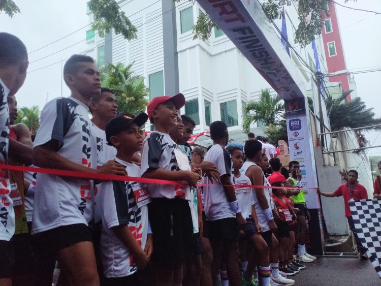Olahraga Ceria Ala Swiss-Belhotel Ambon, 450 Peserta Ramaikan SBAM Fun Run 2024