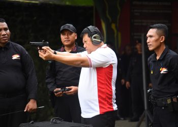 Kapolda Maluku Pimpin Latihan Menembak, Tingkatkan Ketrampilan Personel