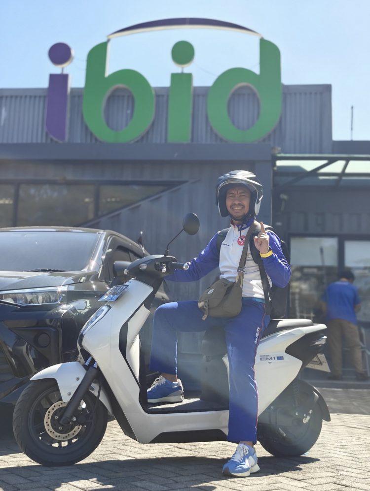 AHM Berbagi Tips Aman Berkendara dengan Sepeda Motor Listrik