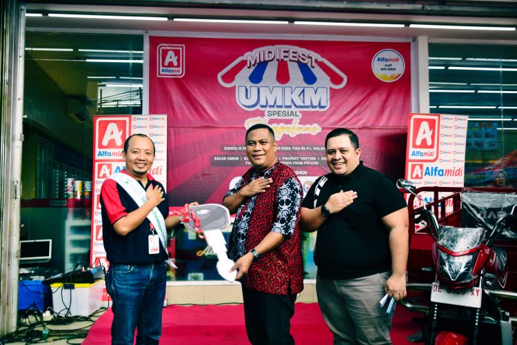 Kontribusi Alfimidi Tangani Sampah kota Ambon, Bantuan Motor Roda 3 Resmi Diserahterimakan