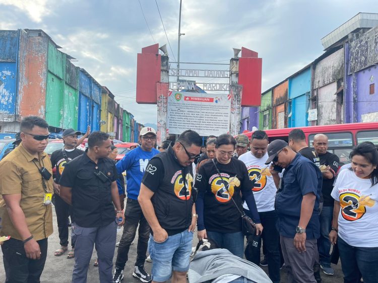 Kampanye Simpatik 2M, BMW Didampingi Istri Menjaring Keluh dan Harapan Pedagang Mardika