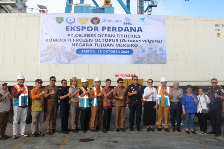 Pj Gubernur Maluku Lepas 15,83 Ton Komoditi Gurita dari Ambon ke Meksiko