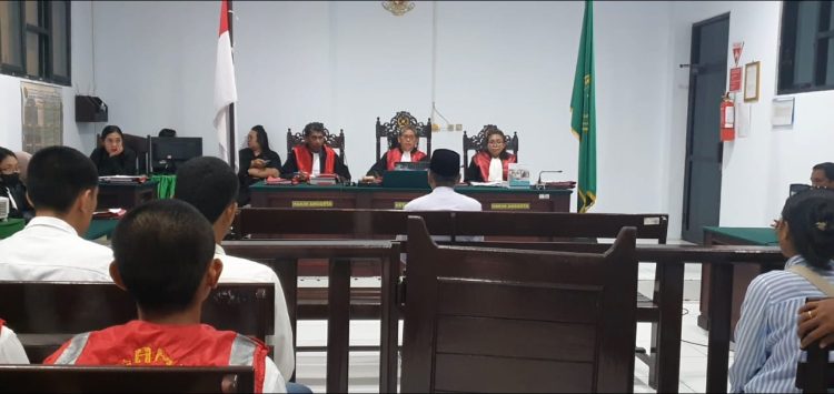 Tuntutan Jaksa Kabur, PH Desak Hakim Putus Bebas Raja Rohomoni
