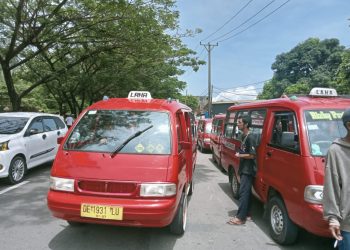 Izin Trayek Mengambang, Sopir Angkot Laha Gelar Aksi Mogok Kerja