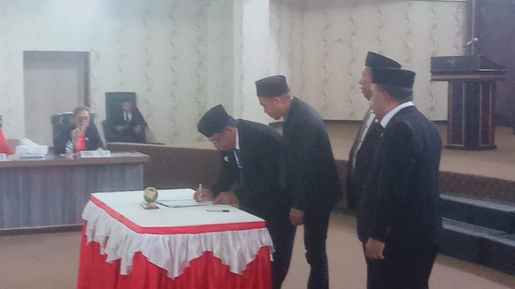 DPRD SBB Gelar Paripurna Kedua Masa Sidang II, Pj Bupati Hadiri Pembahasan RPJPD 2025-2045