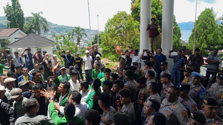 Inilah Dampak Kebijakan dari Efesiensi Anggaran yang Disoroti Mahasiswa di Ambon!