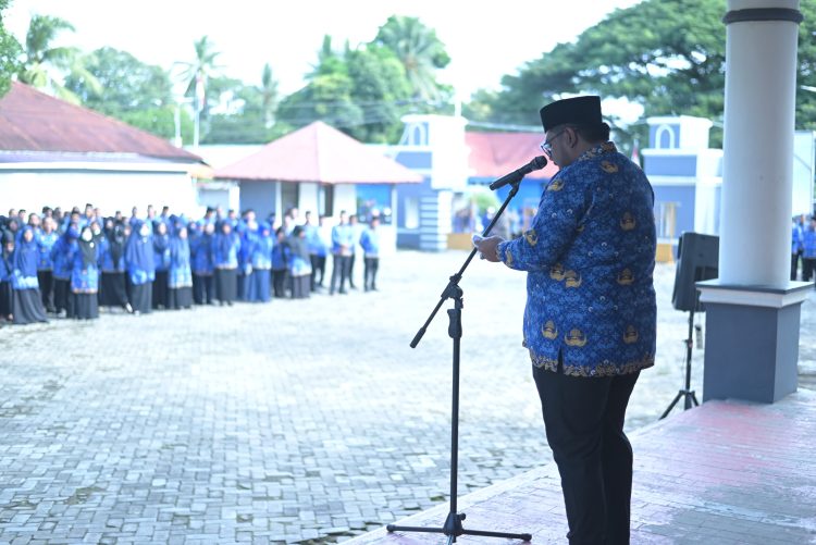 Pimpin Upacara Hari Kesadaran Nasional, Wakil Bupati SBT Tekankan Disiplin ASN