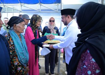 Bupati SBT Gelar Safari Ramadhan di Kecamatan Teluk Waru, Tutuk Tolu dan Kiandarat