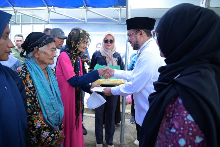 Bupati SBT Gelar Safari Ramadhan di Kecamatan Teluk Waru, Tutuk Tolu dan Kiandarat