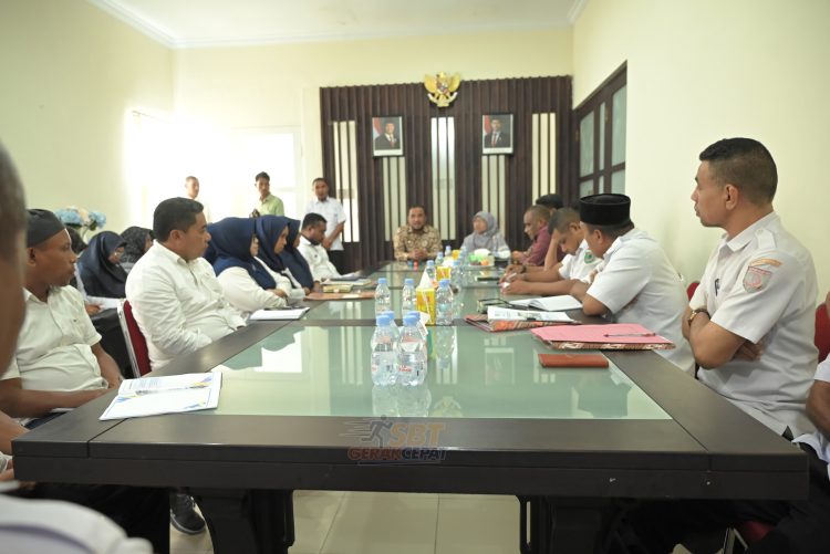 Pemkab SBT Gelar Pertemuan dengan Anggota DPR RI Dapil Maluku di Bula