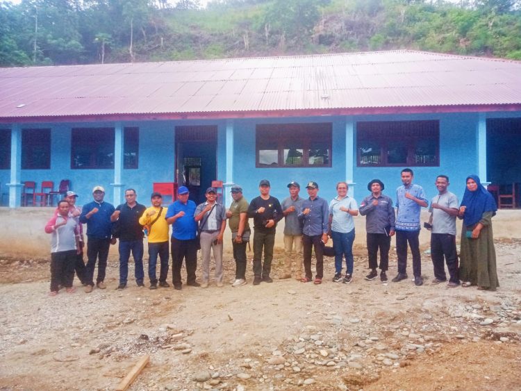 Monitoring LKPJ 2024, Gabungan Fraksi DPRD SBB Lakukan Kunjungan Kerja ke Puskesmas dan Sekolah