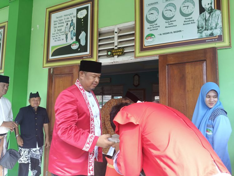 Dorong Konsentrasi dan Kesehatan Siswa, Kemenag Maluku Bagikan Makanan Bergizi Gratis di MAN Ambon