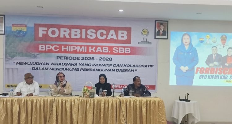 Jadi Pembicara Utama di Forum Bisnis HIPMI SBB, Ketua Dekranasda Dorong UMKM Naik Kelas