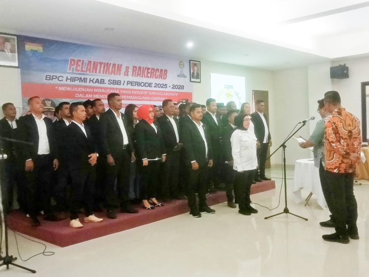 Waki Bupati SBB Hadiri Pelantikan Buka Raker : Dukung Penguatan Ekonomi Daerah
