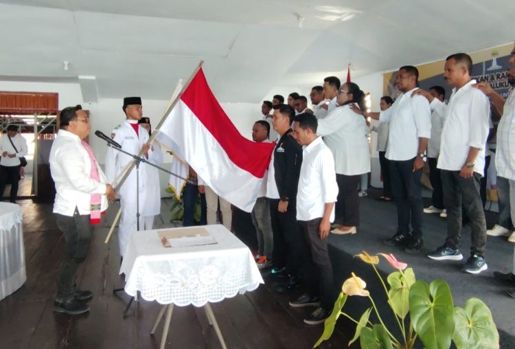 Ketum BPD HIPMI Maluku Azis Tunny Lantik Pengurus BPC Malteng