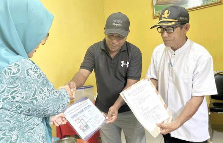 Lewat FORBISCAB HIPMI, Ketua Dekranasda SBB Temukan Potensi VCO Hamdun, Bantu Langsung ke Lokasi Produksi