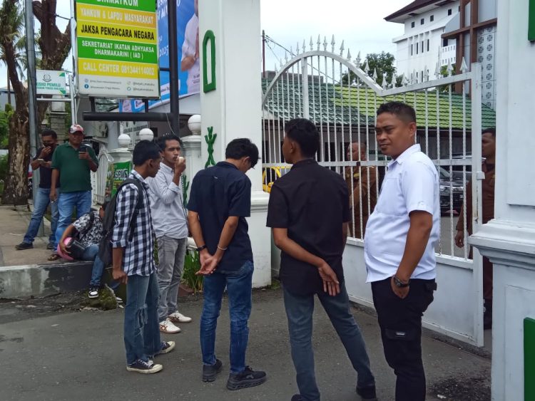 OKP Bela Rakyat Desak Kejati Maluku Usut Dugaan Korupsi Rp33 Miliar di KPU Buru