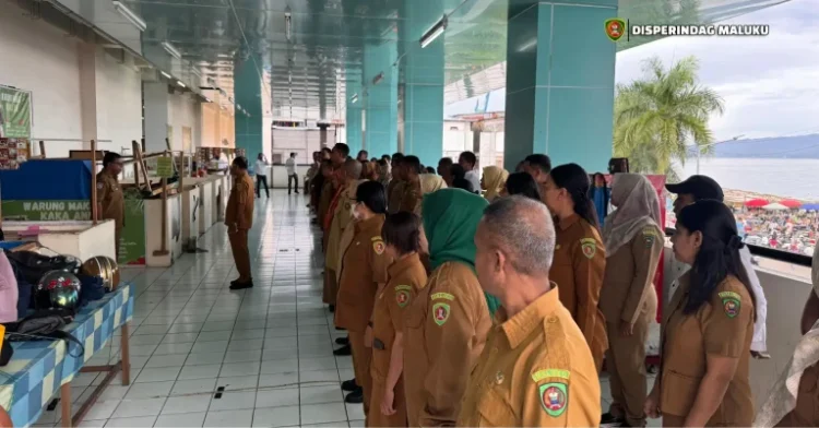 Disperindag Maluku Gelar Apel Pagi dan Rapat Tindak Lanjut Penataan Pasar Mardika