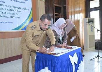 Bupati Seram Bagian Timur Teken PKS Program Jaminan Sosial Ketenagakerjaan untuk Non-ASN dan Pekerja Rentan