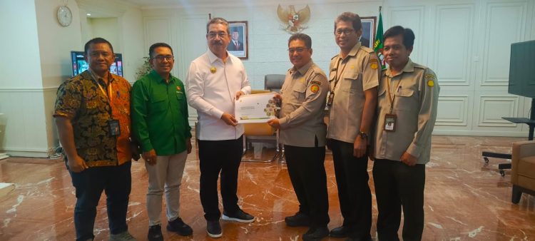 Gubernur Maluku dan Dirjen Perkebunan Bahas Akselerasi Sektor Perkebunan