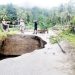 Jembatan Air Besar di Huamual Runtuh Dihantam Banjir, Transportasi Roda Empat Putus