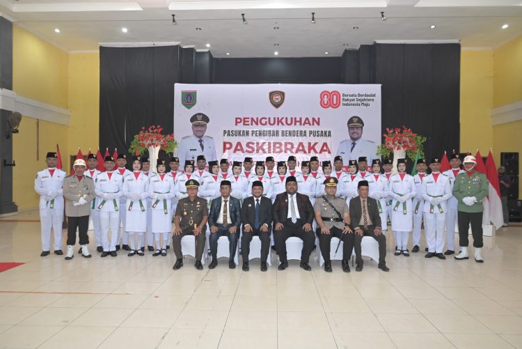 Bupati SBT Kukuhkan 30 Paskibraka: Penjaga Merah Putih, Penanam Semangat Kemerdekaan