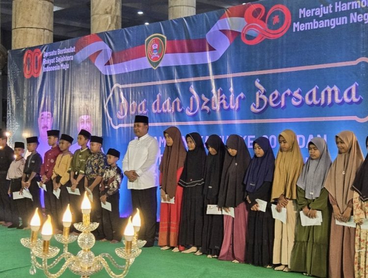 Dzikir Akbar Sambut HUT RI dan Provinsi Maluku ke-80, Pemerintah Santuni Anak Yatim