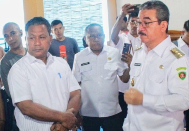 Gubernur Maluku Tinjau Pengungsi, Wakil Gubernur Jadi Sorotan karena Tak Kenakan Atribut Jabatan