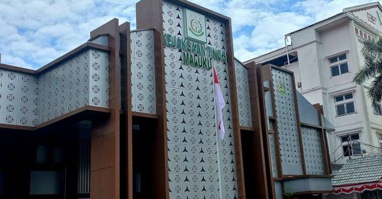 “Main Enggo” Usai Penggeledahan, Kejaksaan Diminta Terbuka Perihal Kasus di Dinas PU Maluku