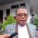 Johny Mainake Hadir di Paripurna HUT Ambon, Spekulasi Politik Menguat