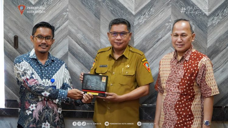 Direktur Akselerasi Infrastruktur Digital Kemkomdigi Kunjungi Balai Kota Ambon Pasca Peluncuran Layanan Darurat 112