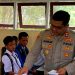 Kunjungi SMA Negeri 1 Bula, Kapolres SBT Sambung Tali Asih Dengan Anak Yatim Piatu