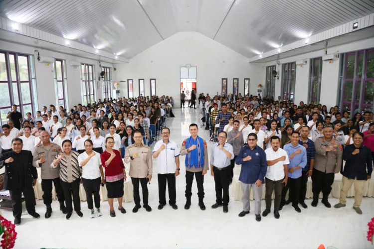 Kuliah Umum Kapolda Maluku di UKIM: Mahasiswa Harus Cerdas Digital dan Penjaga Harmoni