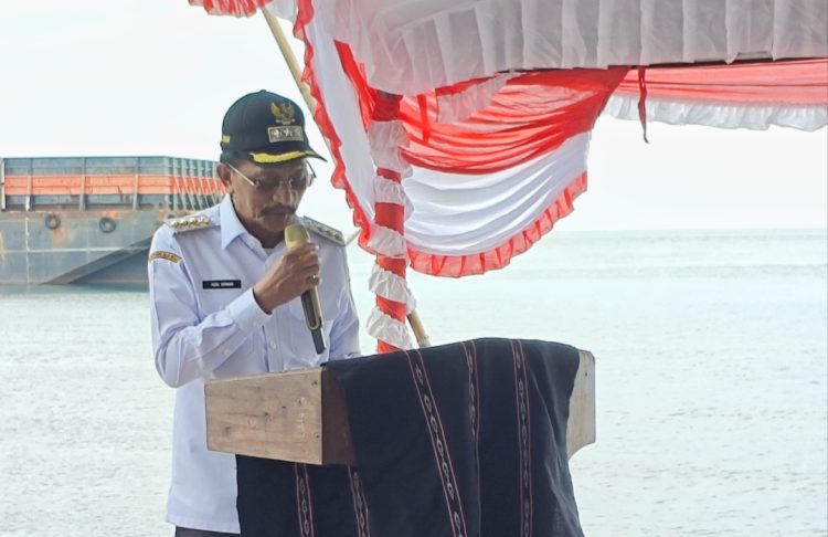 Lepas Perdana Pengiriman Batu Gamping, Bupati SBB Ingatkan Kelestarian Lingkungan