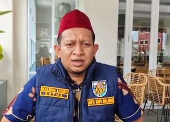 Arman Kalean Lessy: Orator Jalanan Bertelanjang Badan yang Kini Berpeci Merah