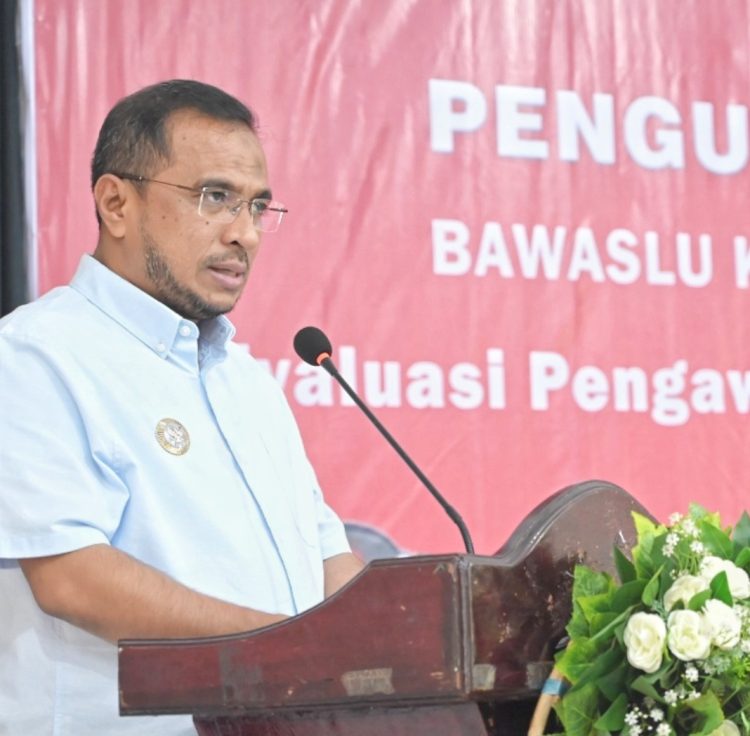 Evaluasi Pengawasan Pemilu, Bupati SBT: Demokrasi Harus Dikawal