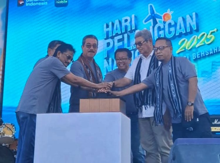 Bupati Asri Arman Saksikan Transformasi Energi PLN, Dua Wilayah SBB Resmi Beralih ke Listrik 24 Jam
