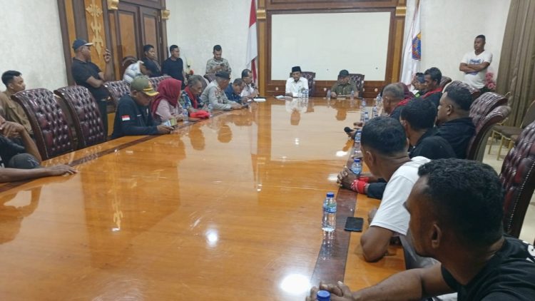 Karyawan PT SIM Demo di Kantor Bupati SBB, Rapat Panas Berujung Kepastian Operasi Kembali