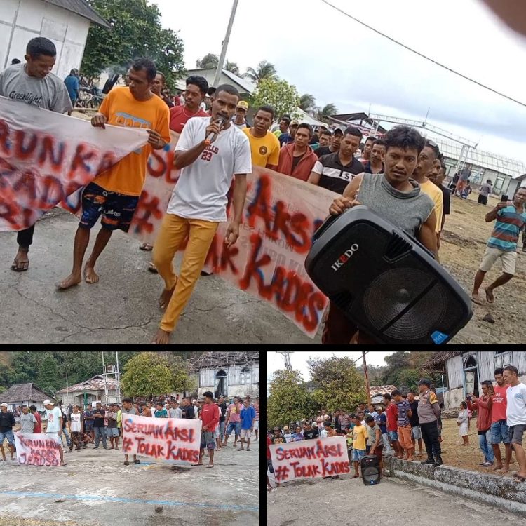 Aksi Demo di Kantor Desa Jerusu, Warga Desak Kades Undurkan Diri