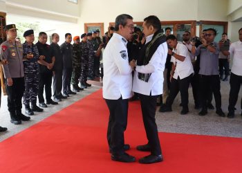 Jaksa Agung ST. Burhanudin Disambut Hangat Gubernur Maluku Saat Tiba di Ambon