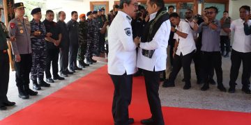 Jaksa Agung ST. Burhanudin Disambut Hangat Gubernur Maluku Saat Tiba di Ambon