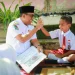 Membaca di Bawah Pohon Ketapang, Bupati Malteng Jadi Pemandu Literasi