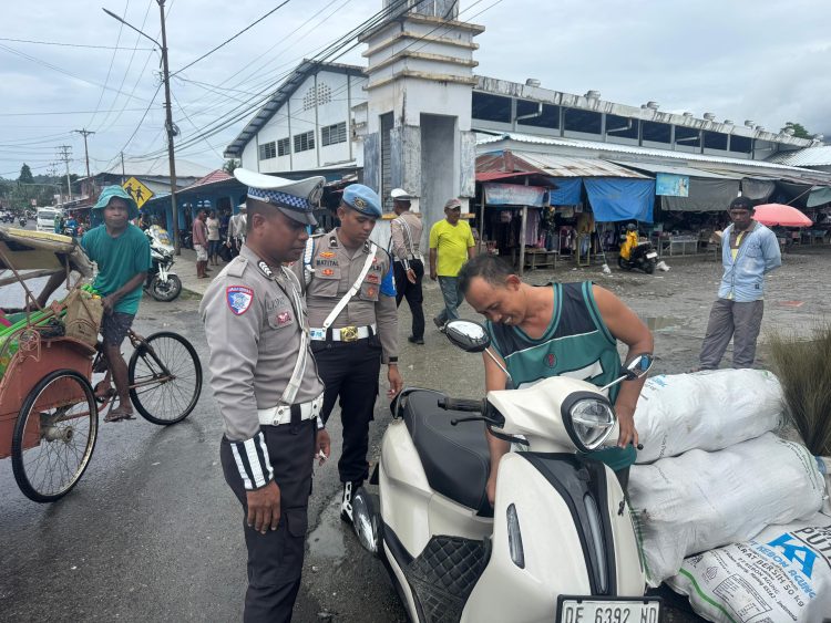 Hari Ketiga Operasi Zebra Salawaku 2025, Polres SBB Fokus Edukasi dan Pencegahan Pelanggaran
