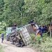 Truk Pengangkut Sembako Terguling di Jalan Rusak Huamual, Kapolsek Imbau Pengendara Ekstra Waspada