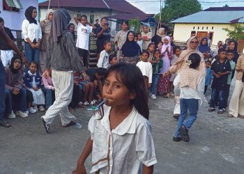 Gelak Tawa Warnai Lomba Rakyat di Desa Tunsai