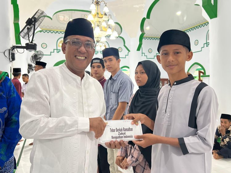 Safari Ramadhan di Banda, Bupati Maluku Tengah Tegaskan Komitmen pada Pendidikan Generasi Muda