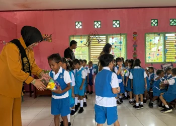 Beri Motivasi, Bunda PAUD SBB Kunjungi PAUD di Seram Barat
